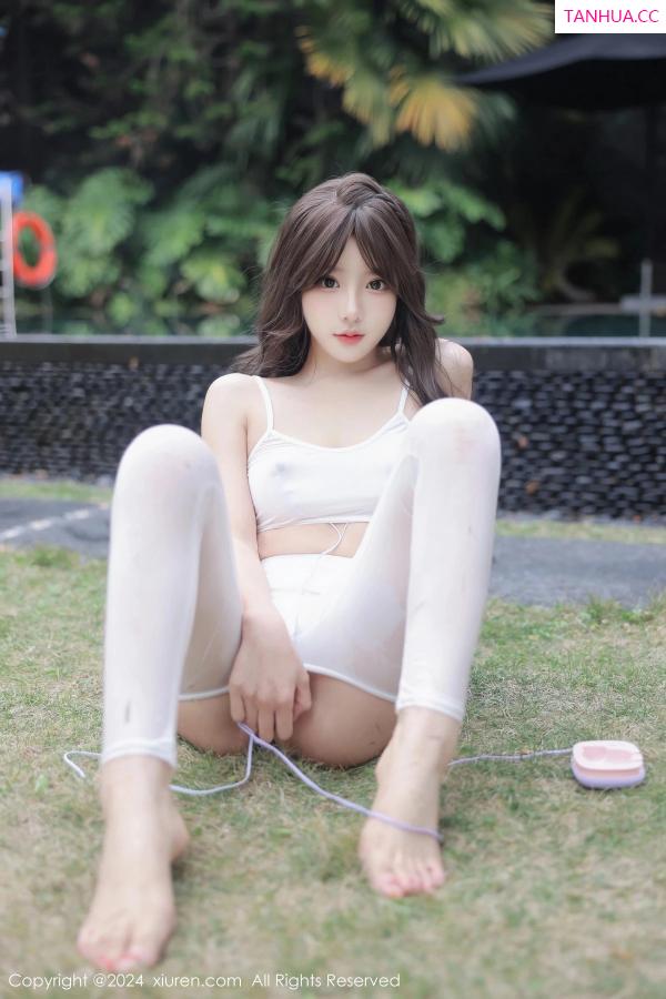   [XiuRen]高清写真图 2024.02.23 No.8132 桃妖夭 新人美腿第32张图片